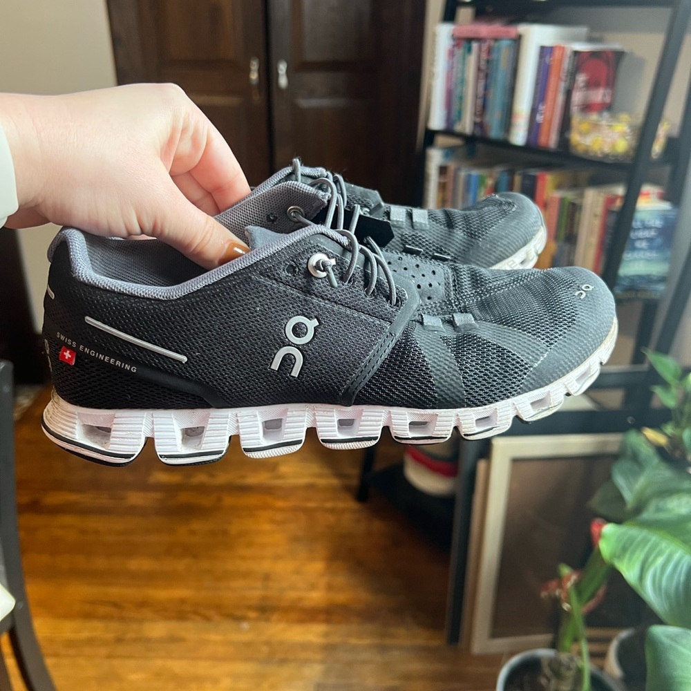 On running, cloud 5 size 7.5 womens workout tennis shoes.